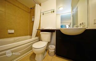 6-bedroom apartment in Front Street West for C$1,085,000