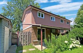 Terraced house – Scarborough, Toronto, Ontario,  Canada for C$1,209,000