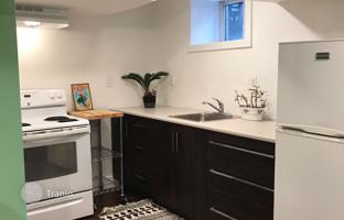 17-bedroom house in Old Toronto for C$2,466,000
