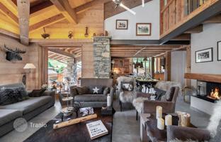 Furnished chalet with three apartments close to the ski lifts, Saint-Martin-de-Belleville, France for 3,700,000 €