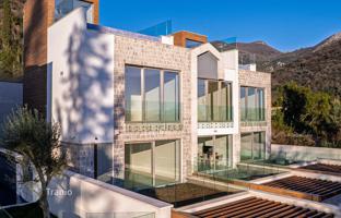 2-bedroom cottage 155 m² in Tivat city for 610,000 €