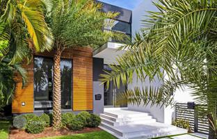 5-bedroom house 557 m² in Miami Beach for $7,950,000