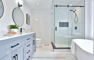 12-bedroom house in North York for C$2,323,000