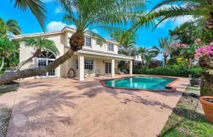 4-bedroom house 318 m² in West End for $830,000