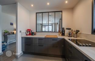 2-bedroom apartment 85 m² in Chamonix for 850,000 €