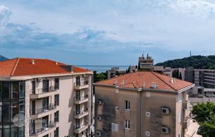 2-bedroom apartment 94 m² in Becici for 302,000 €