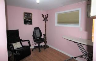 3-bedroom house in Dufferin Street for C$1,786,000