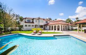 Spacious villa with a garden, a backyard, a pool, a summer kitchen, a sitting area and a terrace, Coral Gables, USA for $3,985,000