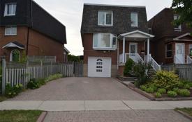 Townhome – Etobicoke, Toronto, Ontario,  Canada for C$1,048,000