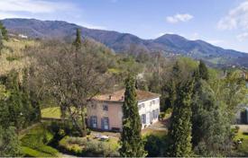 Capannori (Lucca) — Tuscany — Villa/Building for sale for 1,700,000 €