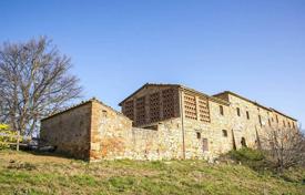Farm with a vineyard, an olive grove and a forest in Montalcino, Tuscany, Italy for 3,000,000 €