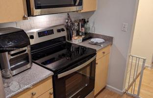 1-bedroom apartments in condo 68 m² in Hollywood for $270,000