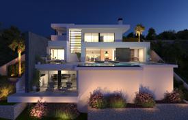 Hilltop villa with sea views for 1,745,000 €