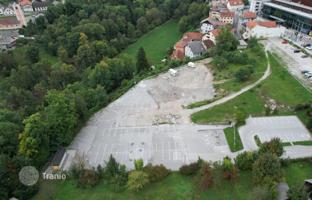 Land plot 8,500 m² in Kranj for 1,742,000 €