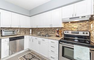 5-bedroom apartment in Etobicoke for C$722,000