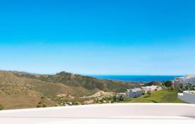 Penthouse with 3 bedrooms, solarium and sea views in Ojén, Marbella for 1,595,000 €