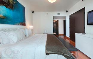 2-bedroom apartments in condo 108 m² in Miami Beach for $2,850,000