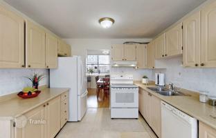 10-bedroom house in Etobicoke for C$1,183,000