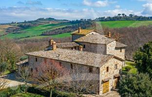 3-bedroom villa 600 m² in Todi for 1,190,000 €