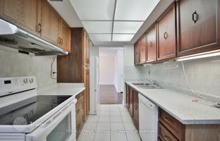 9-bedroom apartment in Scarborough for C$900,000