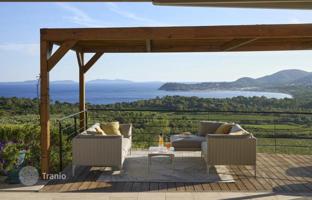 Renovated villa with panoramic sea views in La Croix-Valmer, Côte d'Azur, France for 4,450,000 €