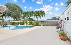 Townhome – Hollywood, Florida, USA for $800,000