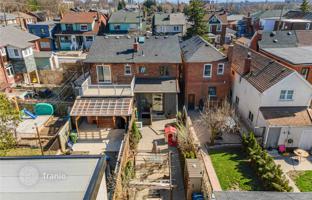 7-bedroom townhouse in York for C$1,538,000