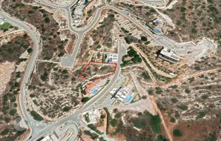 Land plot 1,300 m² in Agios Tychonas for 550,000 €