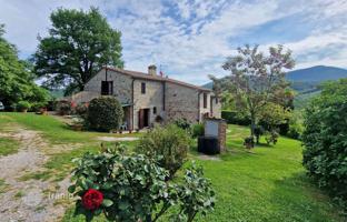 5-bedroom villa 350 m² in Radicofani for 1,050,000 €