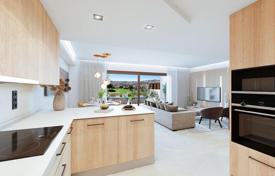 Frontline golf terraced villas with 3 bedrooms in Mijas Costa for 620,000 €