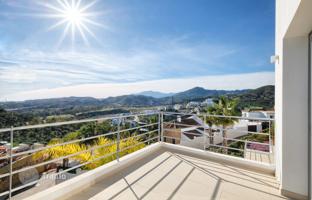 4-bedroom villa 288 m² in Benahavis for 2,200,000 €