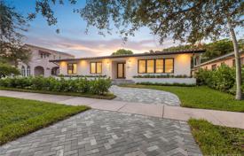 Cozy cottage with a backyard and a sitting area, Coral Gables, USA for $1,695,000