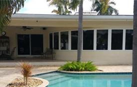 Comfortable villa with a backyard, a swimming pool, recreation area and a garage, Fort Lauderdale, USA for $2,249,000