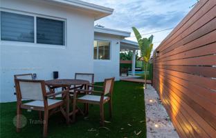 3-bedroom house 183 m² in North Miami Beach for $800,000