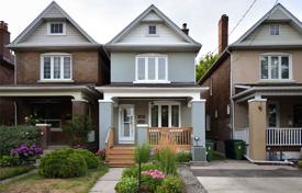 Townhome – East York, Toronto, Ontario,  Canada for C$1,035,000
