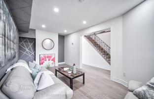 12-bedroom house in Scarborough for C$1,341,000