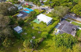 Townhome – North Miami, Florida, USA for $690,000
