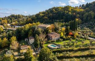 Villa 1,600 m² in Cetona for 3,000,000 €