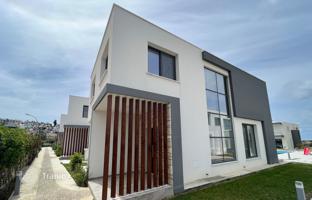 3-bedroom cottage 240 m² in Chloraka for 680,000 €