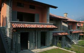 Townhouse in a quiet area of the city, Menaggio, Italy for 420,000 €