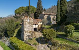 7-bedroom country house 598 m² in Florence for 1,650,000 €