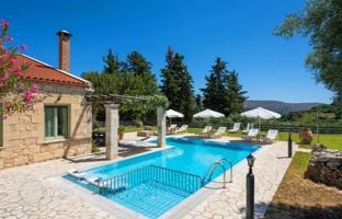 4-bedroom villa 175 m² in Vryses for 900,000 €