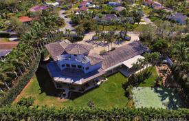 Spacious cottage with a plot, garages, a basketball court and a terrace, Miami, USA for $1,650,000