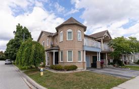 Terraced house – Scarborough, Toronto, Ontario,  Canada for C$983,000