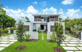 Spacious villa with a swimming pool, a home fountain, two garages, a terrace, Miami, USA for $3,990,000