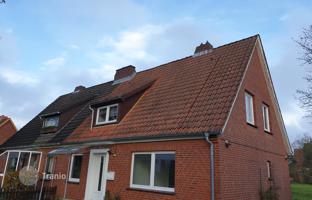 Semi-detached house with a garden in Buchholz in der Nordheide, Lower Saxony, Germany for 550,000 €