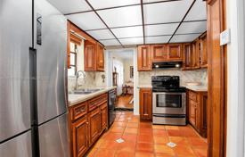 Townhome – Coral Gables, Florida, USA for $1,698,000