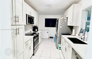 2-bedroom house 149 m² in Tamarac for $360,000