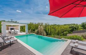 ISTRIA, JURŠIĆI — Beautiful resort with six villas for 3,200,000 €
