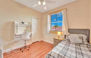 4-bedroom house 310 m² in West End for $820,000